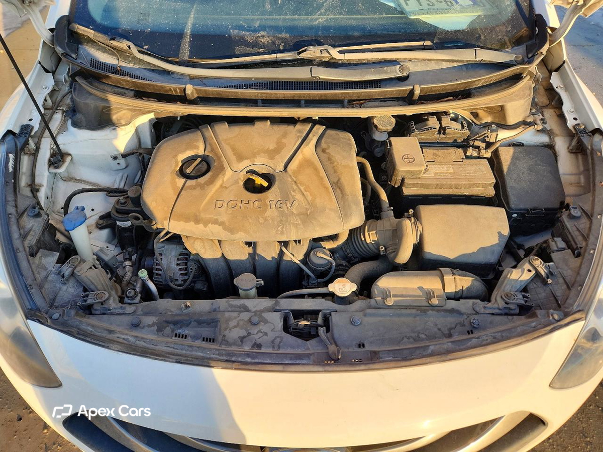 Hyundai Elantra 2013