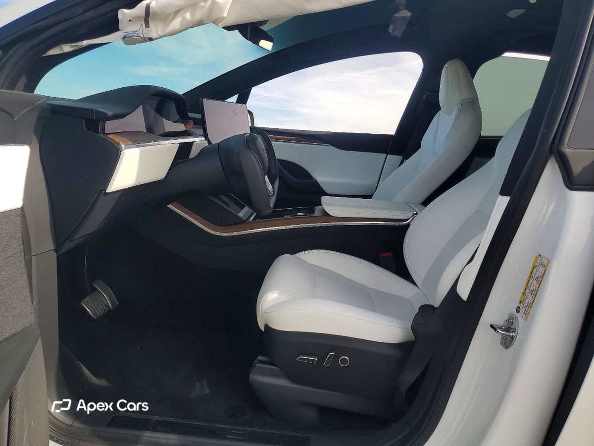 Tesla Model X 2025