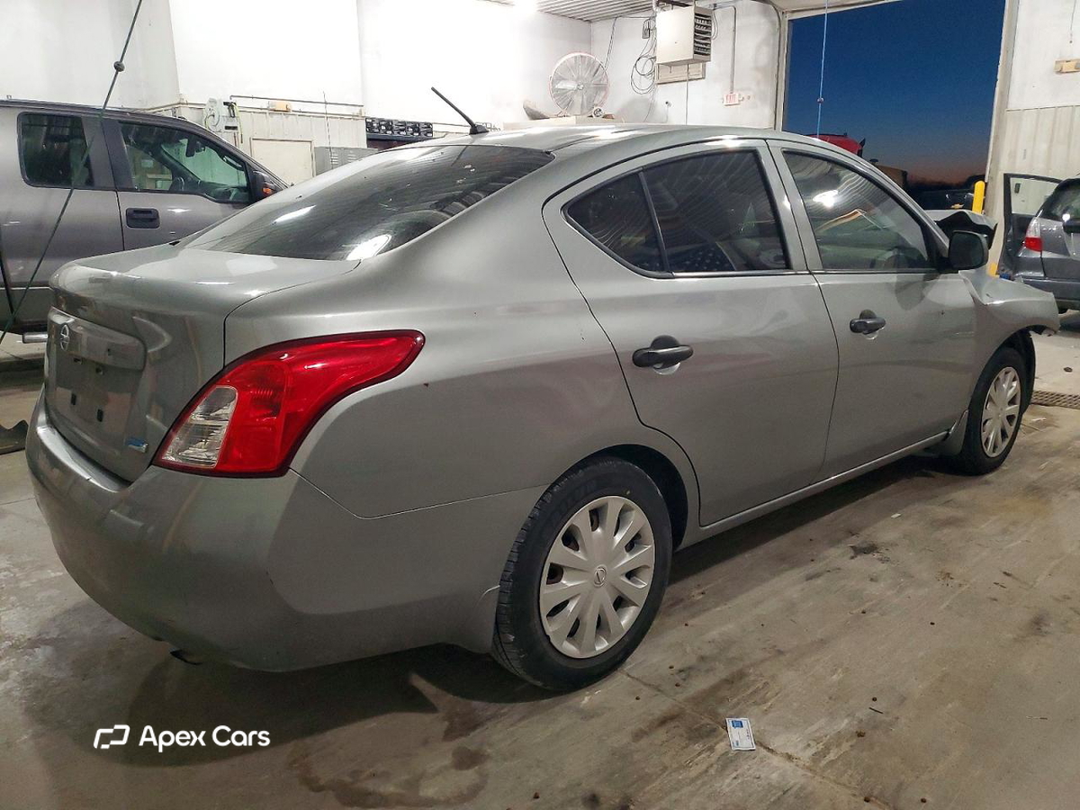 Nissan Versa 2012