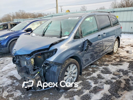 Toyota Sienna 2017 - Image 1 of 13