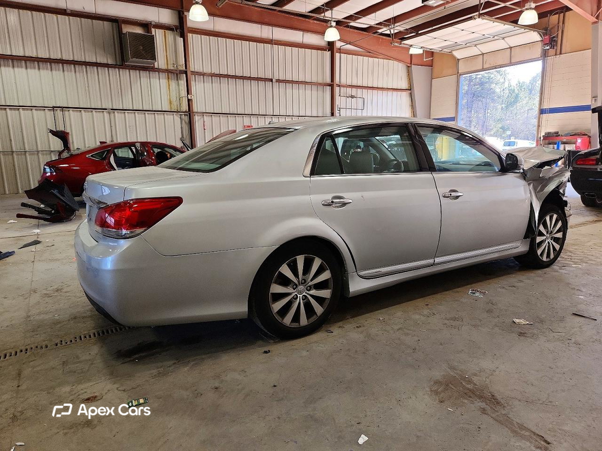 Toyota Avalon 2011