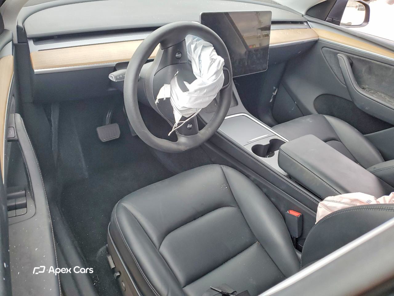 Tesla Model Y 2024