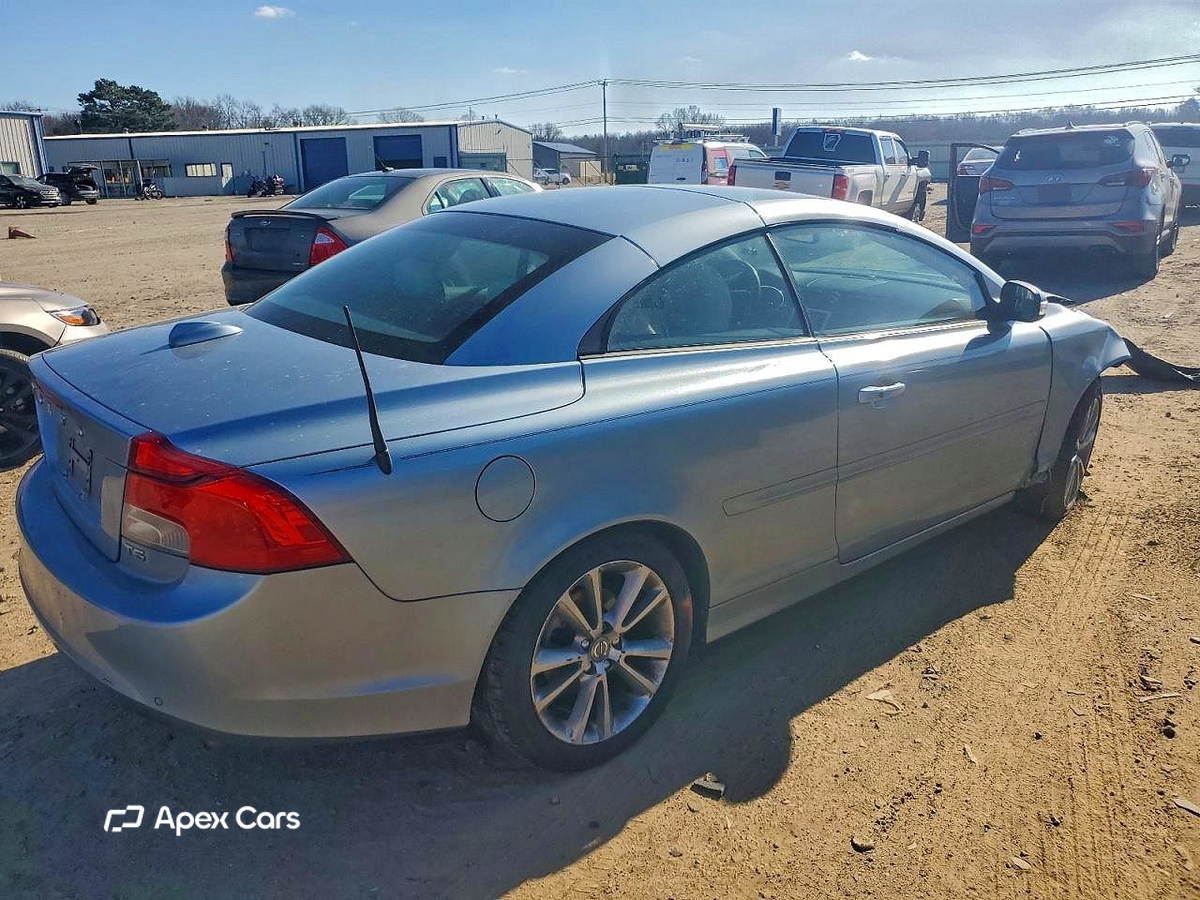 Volvo C70 2011