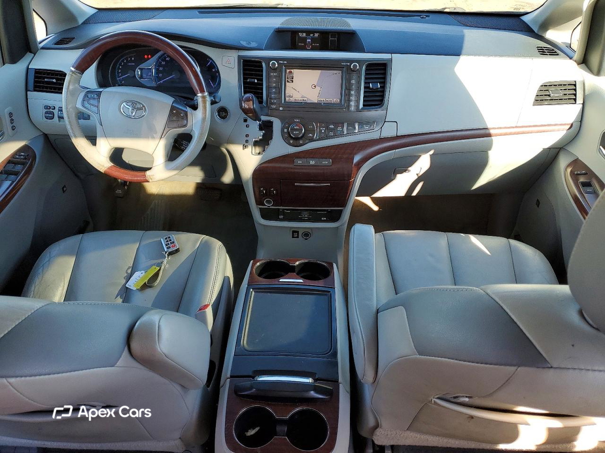 Toyota Sienna 2013