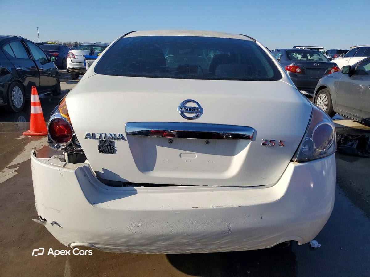 Nissan Altima 2010