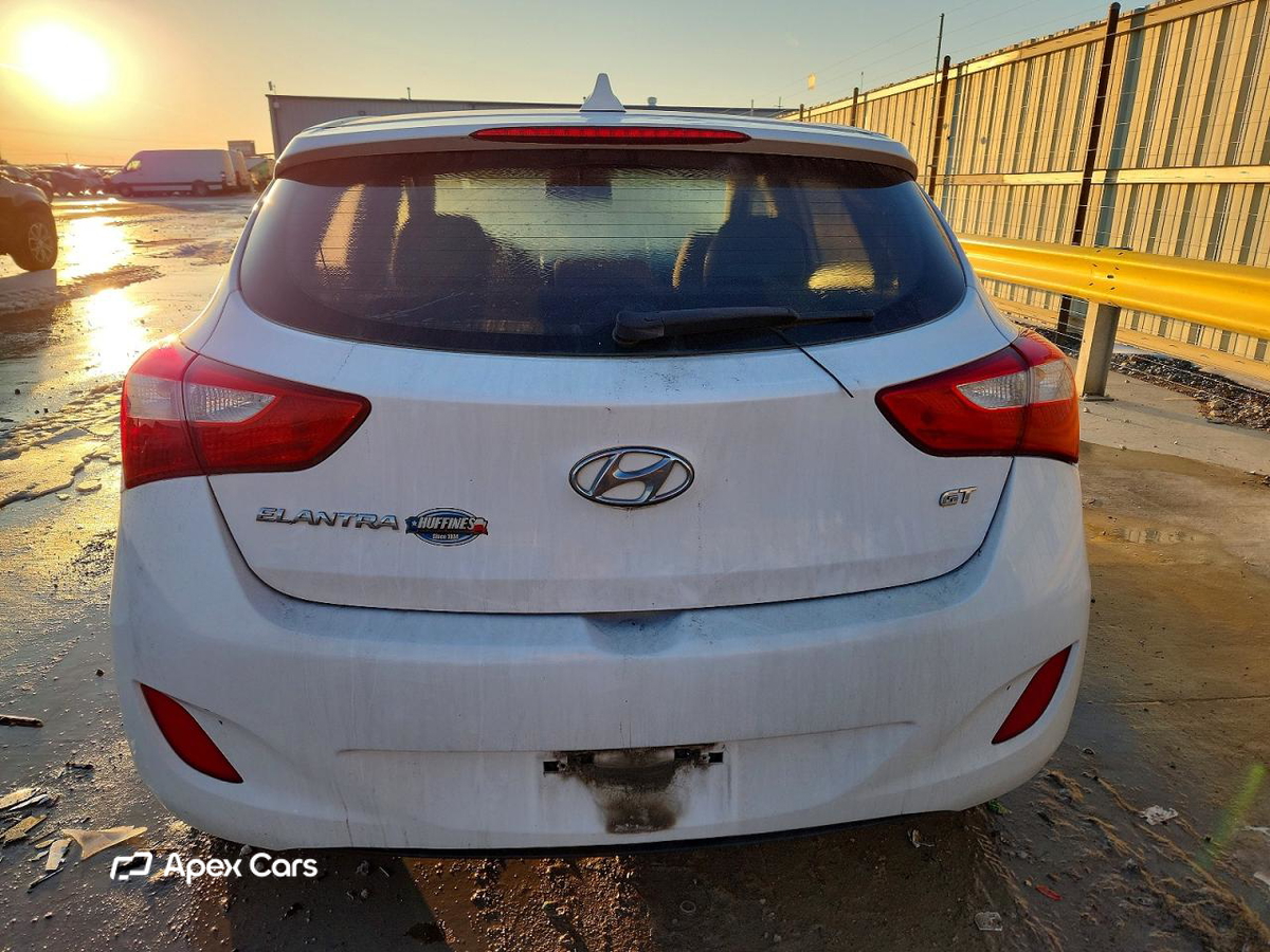 Hyundai Elantra 2013