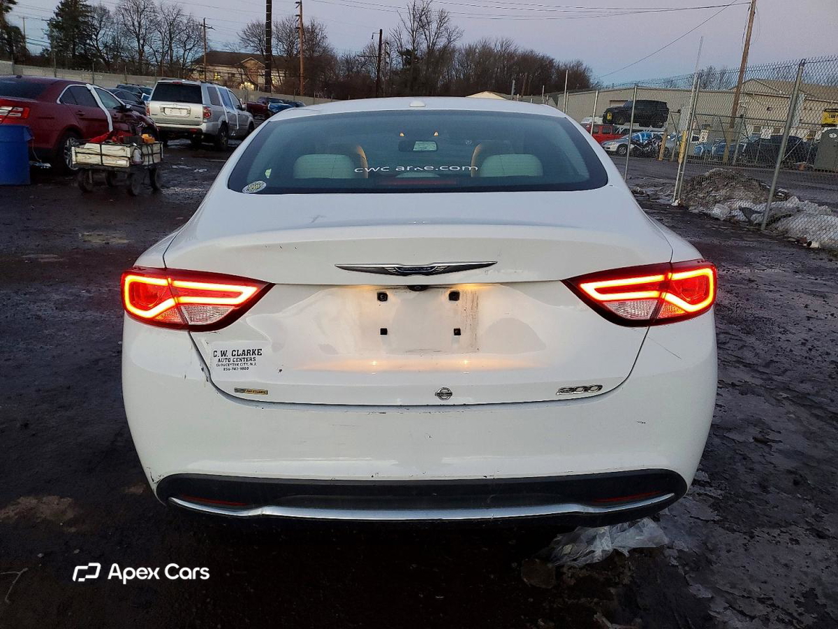 Chrysler 200 2015