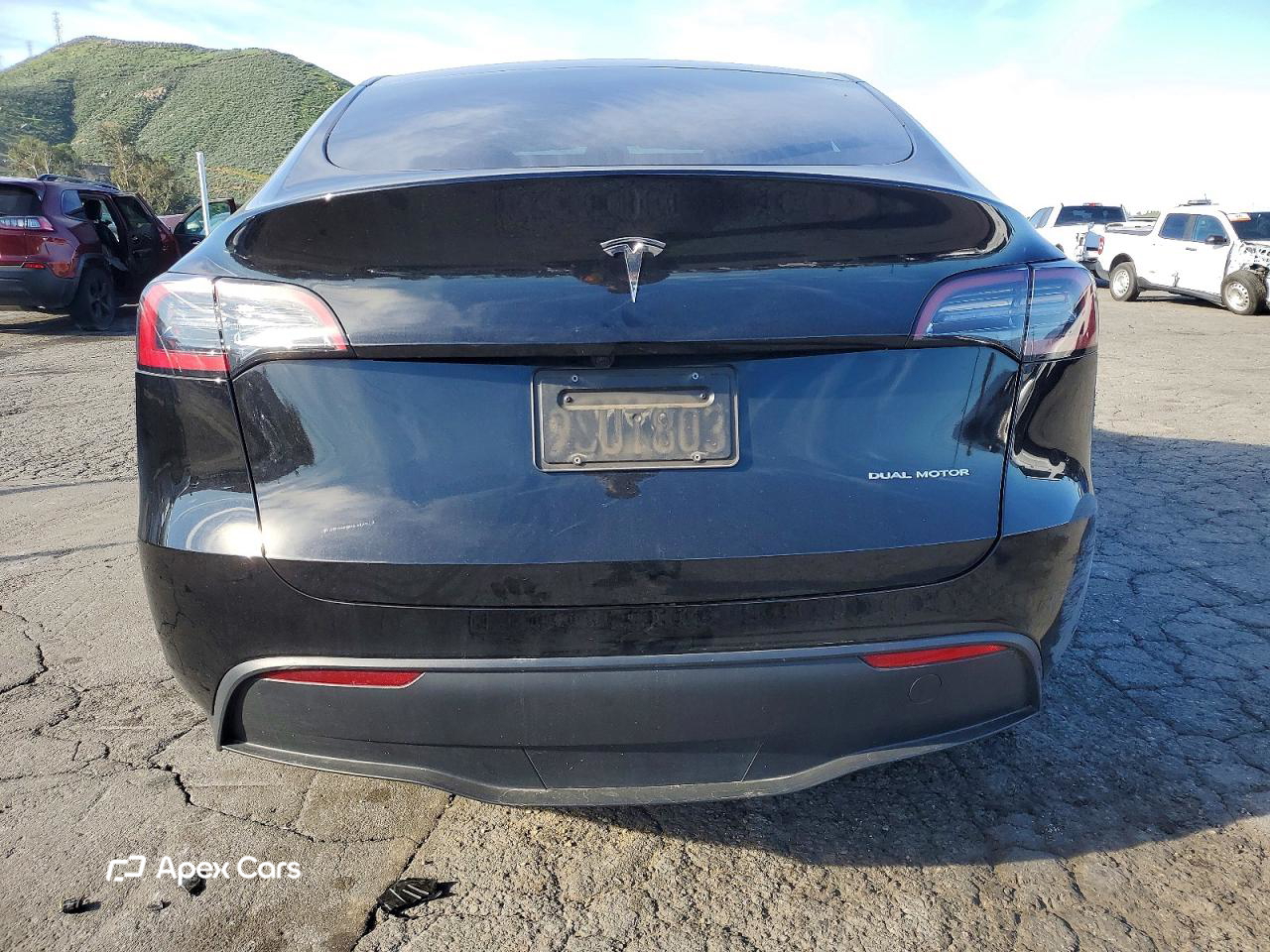 Tesla Model Y 2025