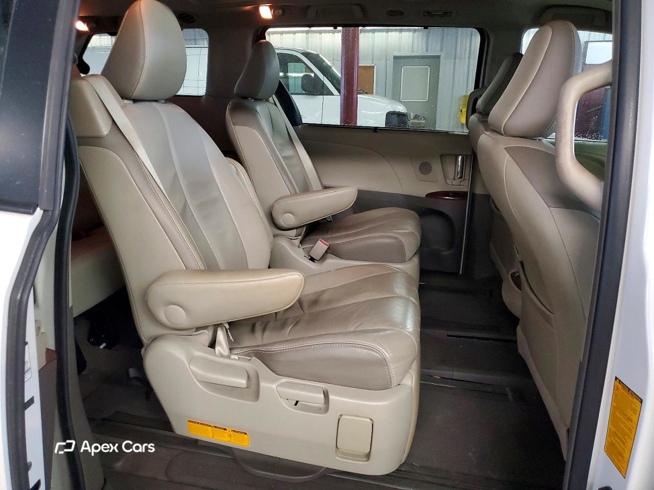 Toyota Sienna 2012