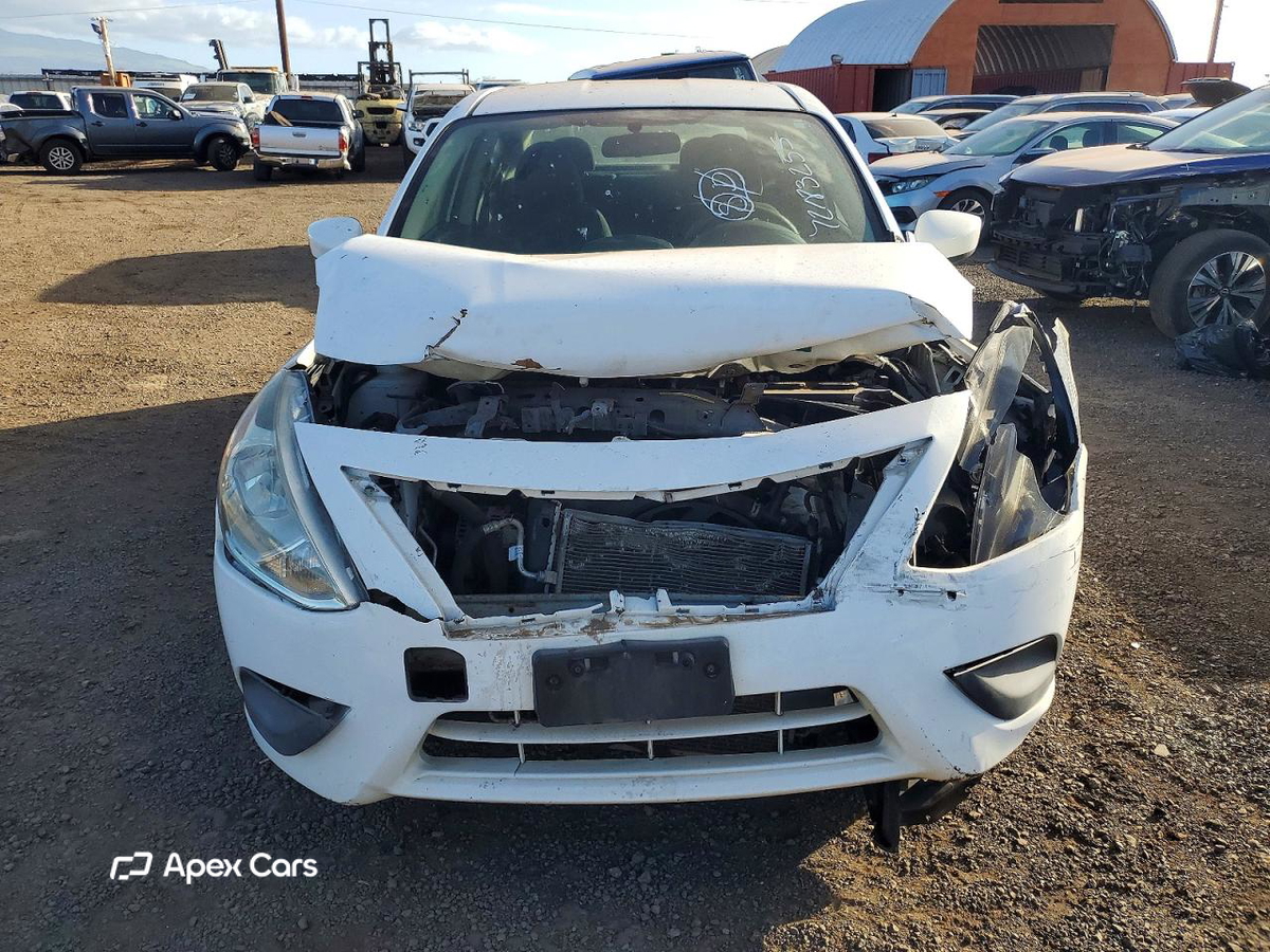 Nissan Versa 2016