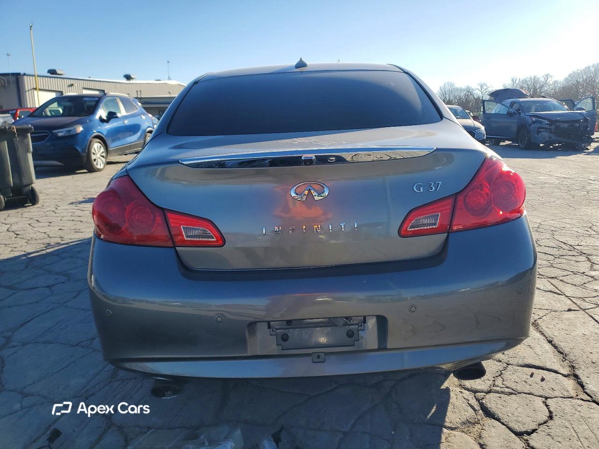 Infiniti G 2013