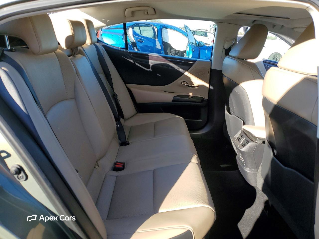 Lexus ES 2020