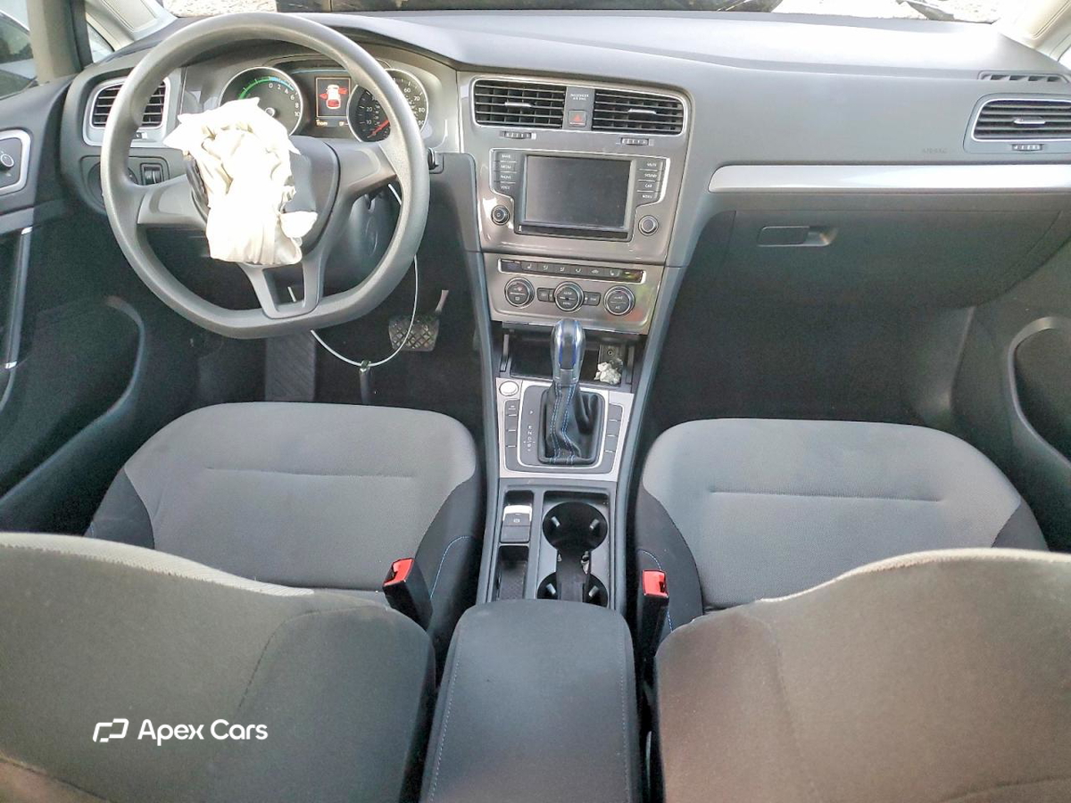Volkswagen e Golf 2016