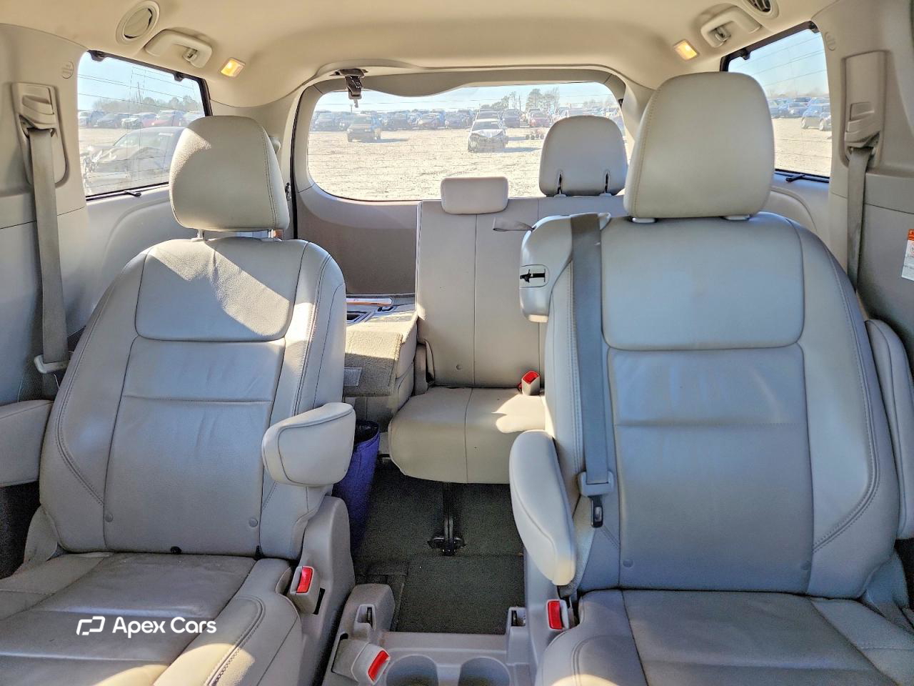 Toyota Sienna 2015