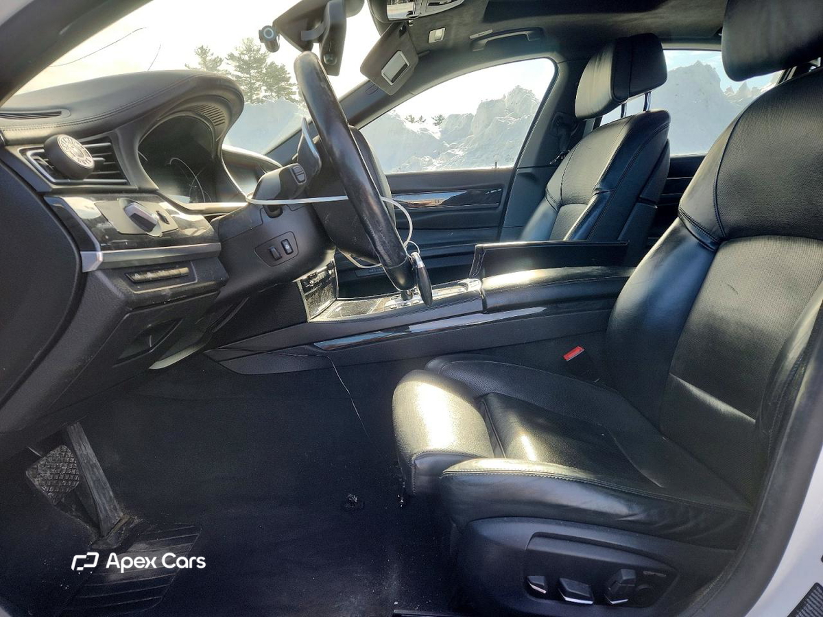 BMW Series 7 2015