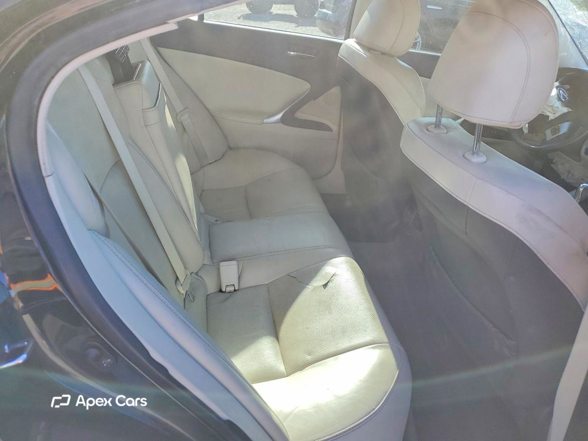 Lexus IS 2011