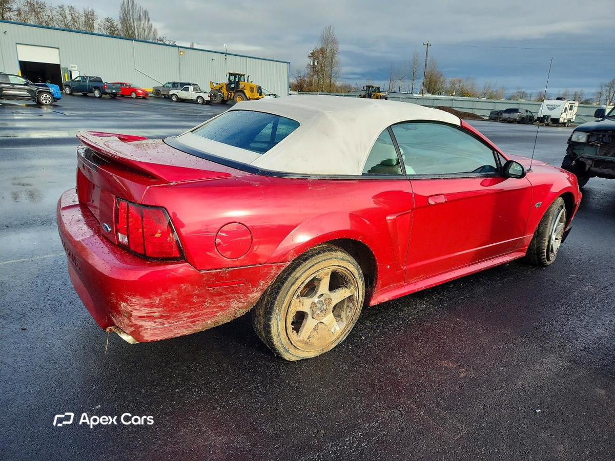 Ford Mustang 2000