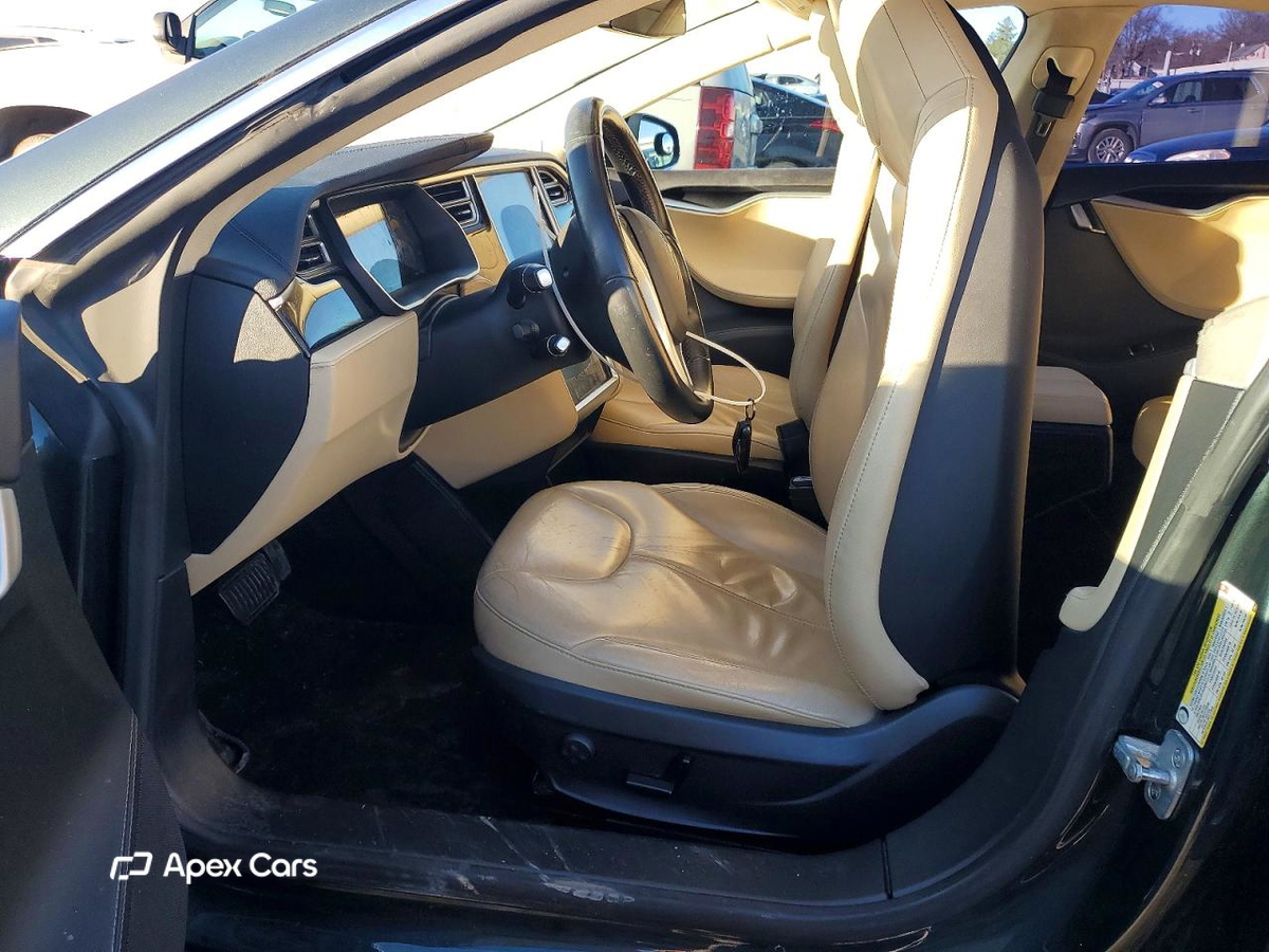 Tesla Model S 2014