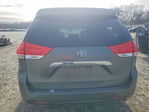 Toyota Sienna 2011