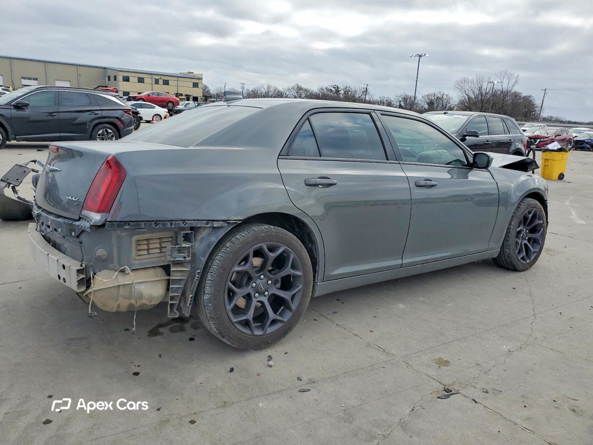 Chrysler 300 2019