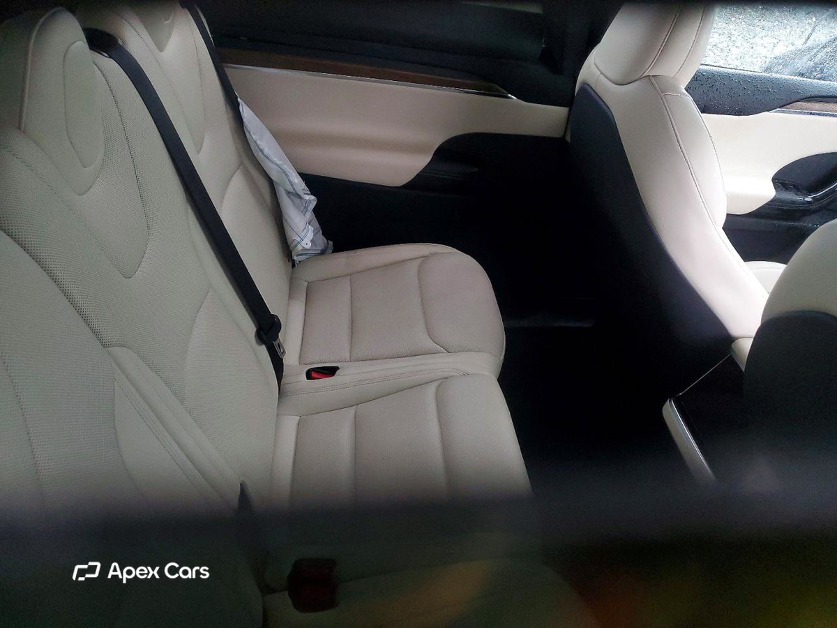 Tesla Model X 2022