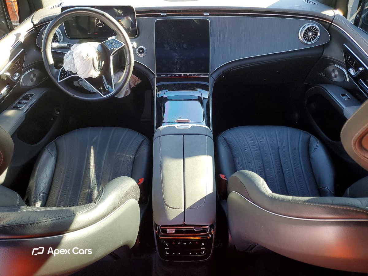 Mercedes-Benz  2023