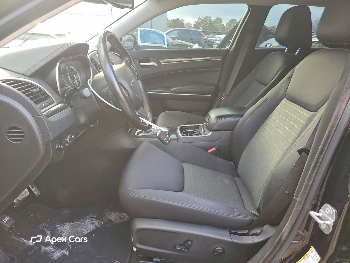 Chrysler 300 2021