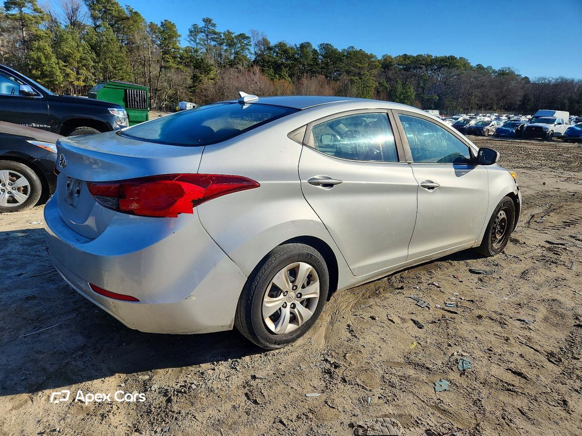 Hyundai Elantra 2016