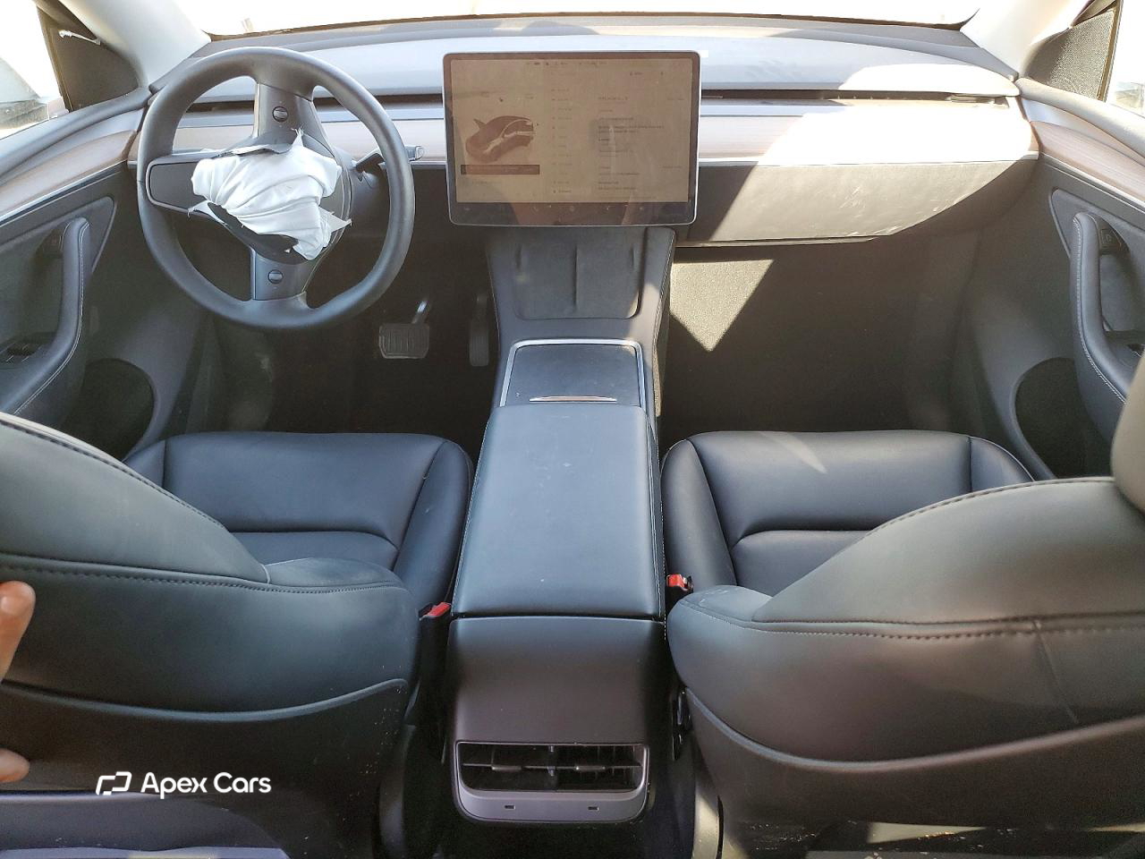 Tesla Model Y 2025
