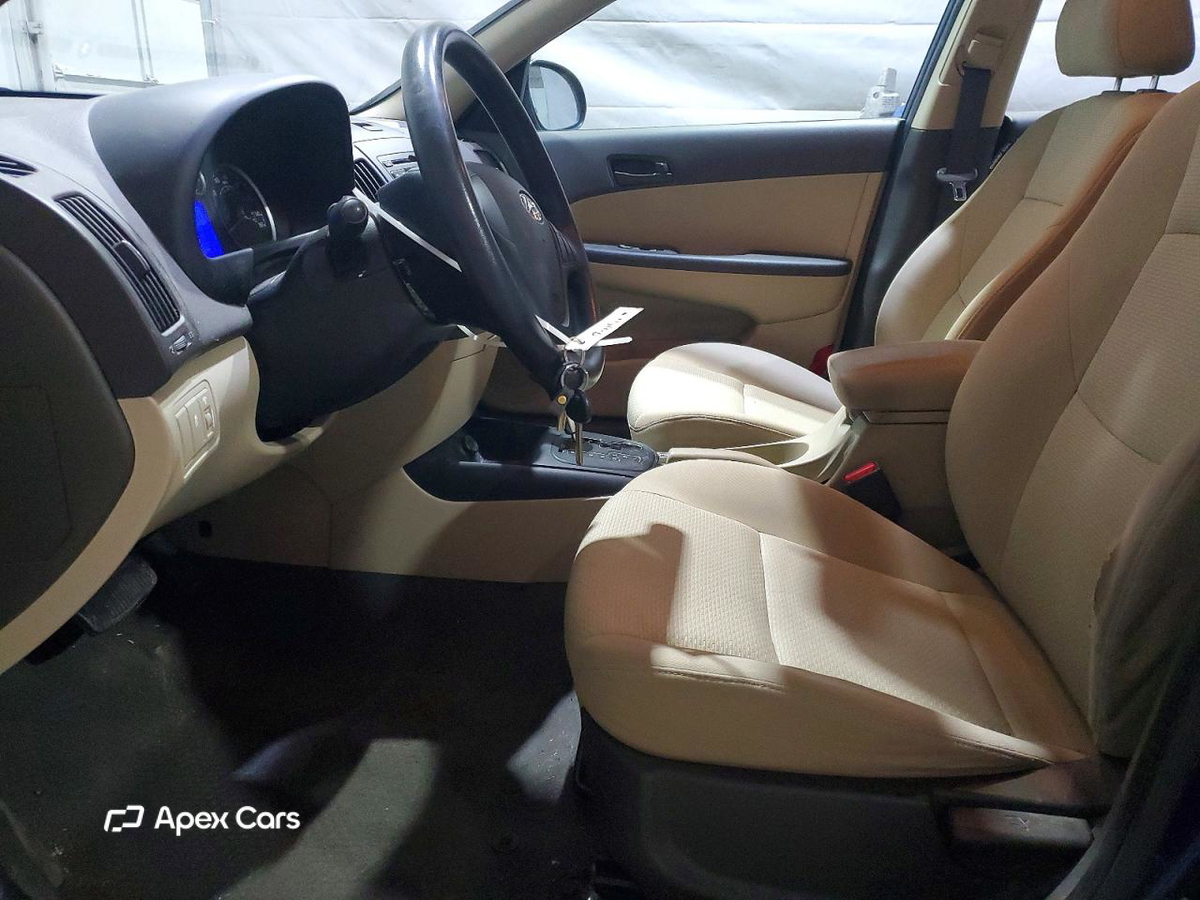 Hyundai Elantra 2012