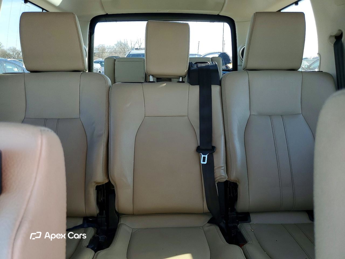 Land Rover LR4 2015