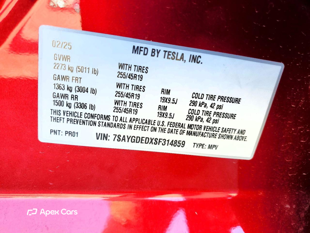 Tesla Model Y 2025