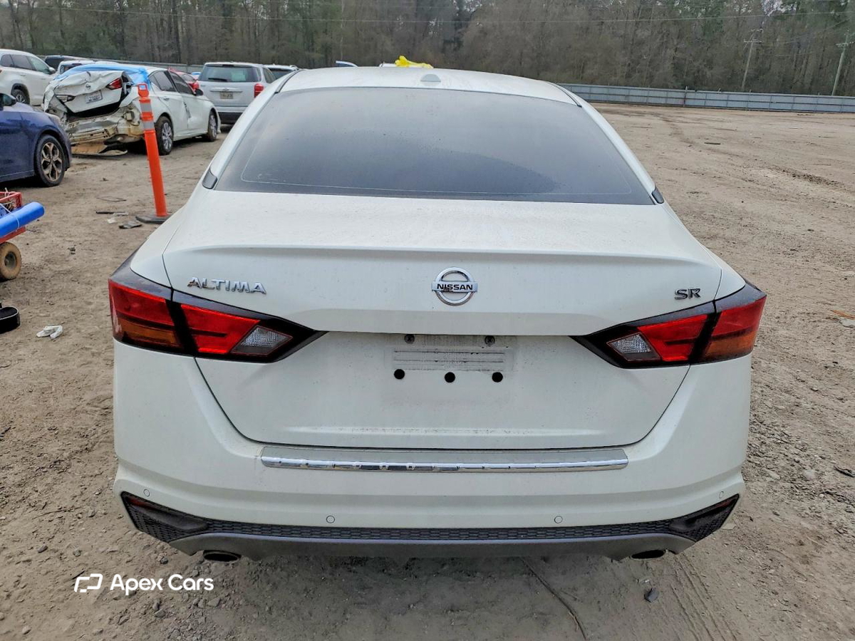 Nissan Altima 2021