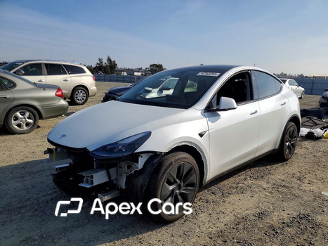 Tesla Model Y 2025 - Image 1 of 13