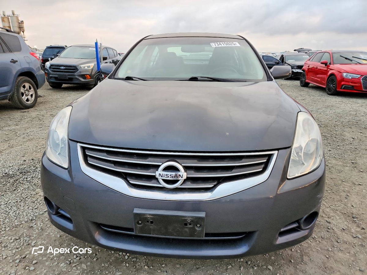 Nissan Altima 2012