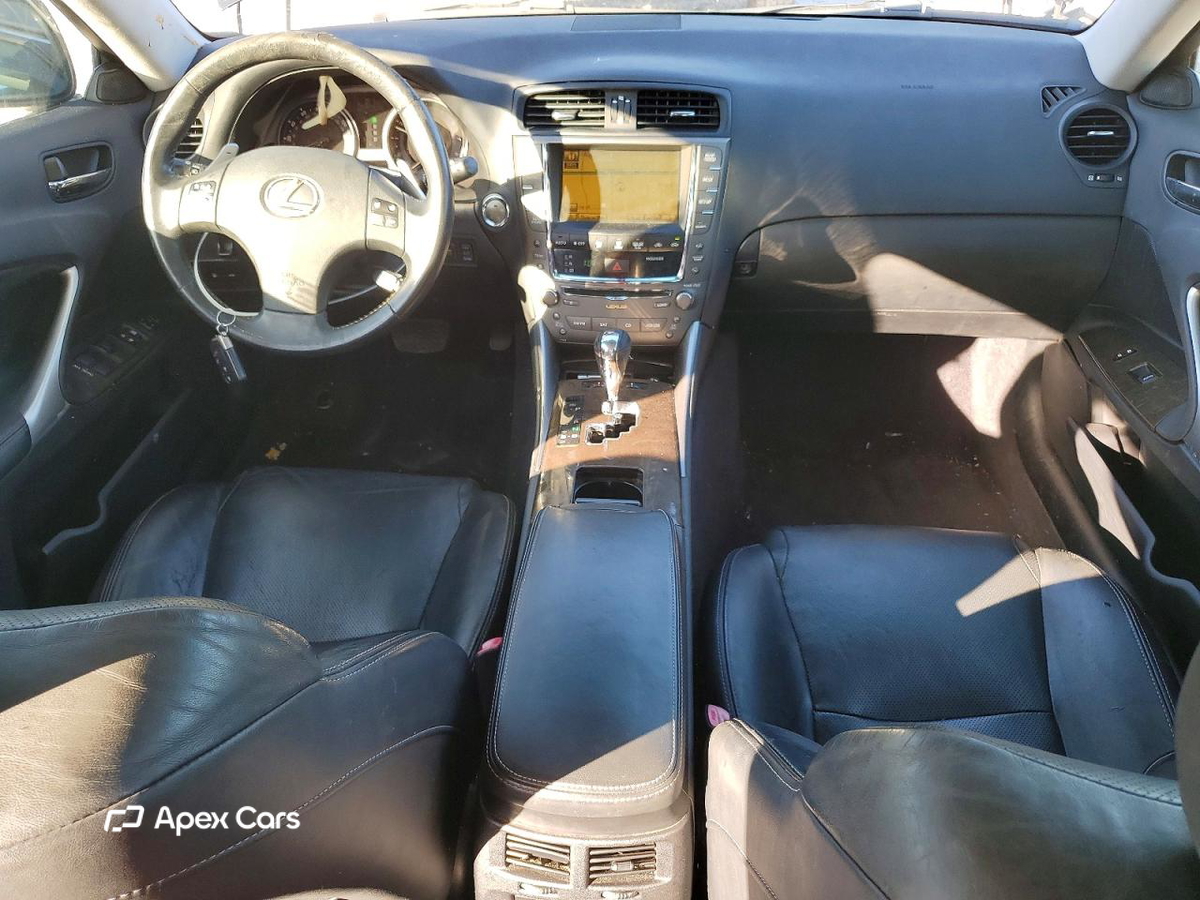 Lexus IS 2010