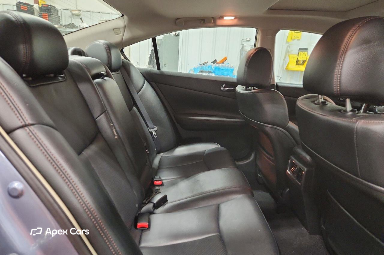 Nissan Maxima 2011