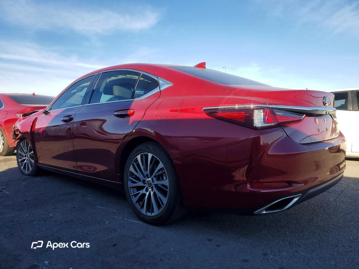 Lexus ES 2019