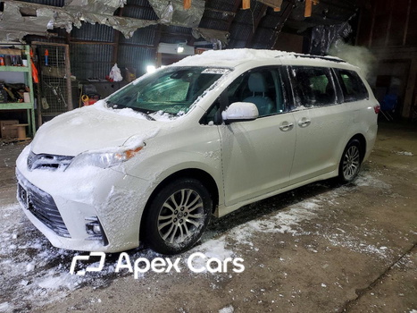 Toyota Sienna 2018 - Image 1 of 13
