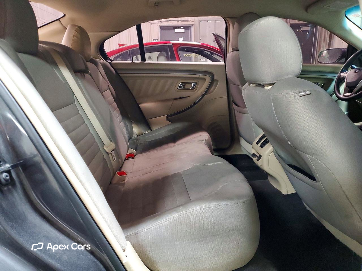 Ford Taurus 2015