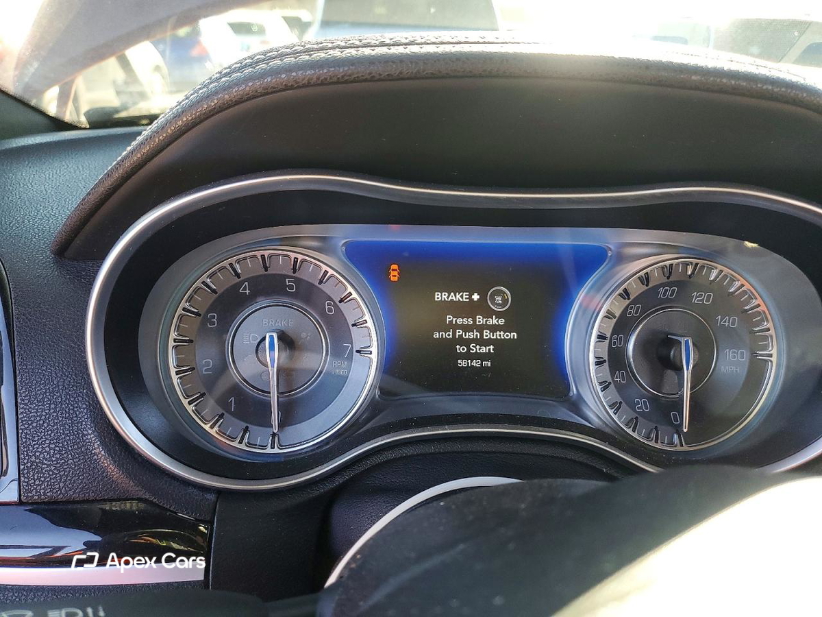 Chrysler 300 2021