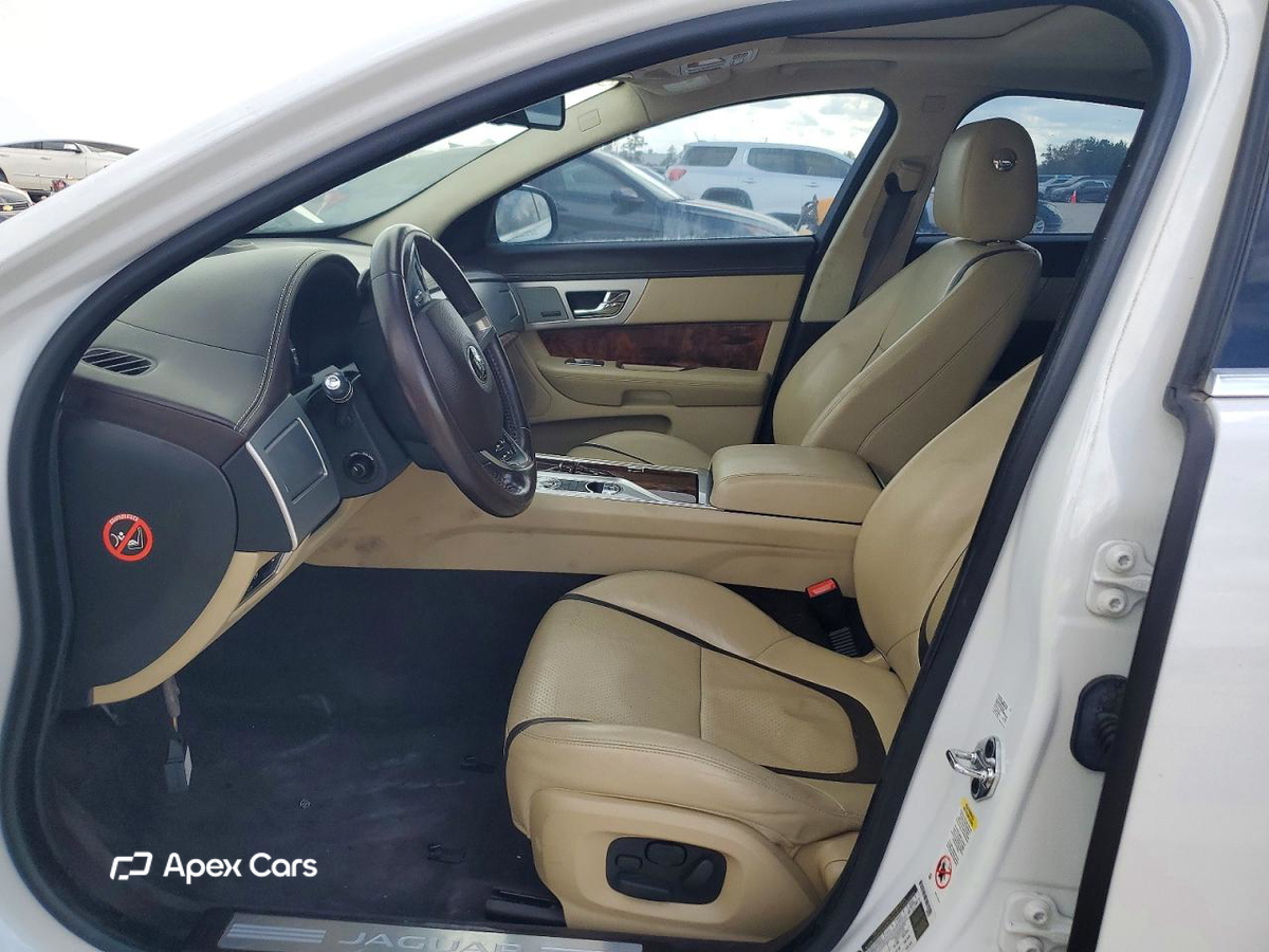 Jaguar XF 2015
