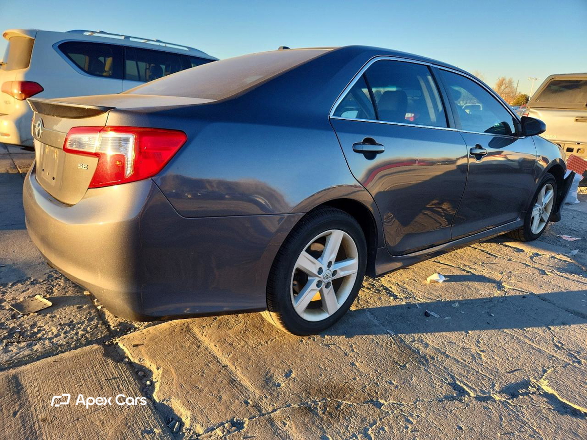 Toyota Camry 2012