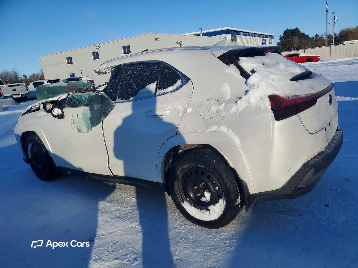 Lexus UX 2025
