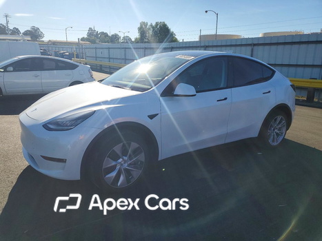 Tesla Model Y 2021 - Image 1 of 13