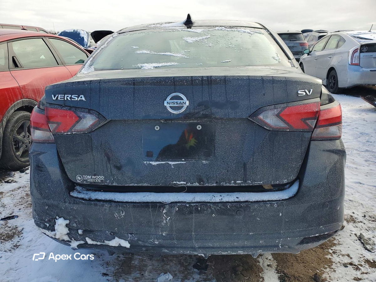 Nissan Versa 2021