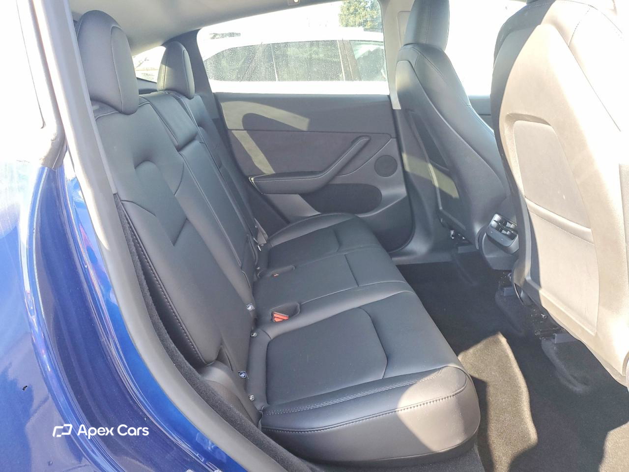 Tesla Model Y 2025