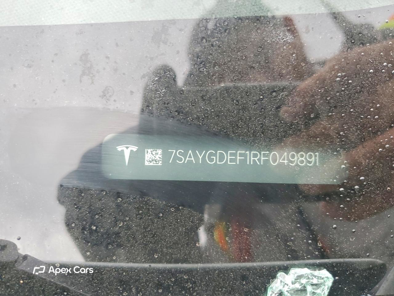 Tesla Model Y 2024