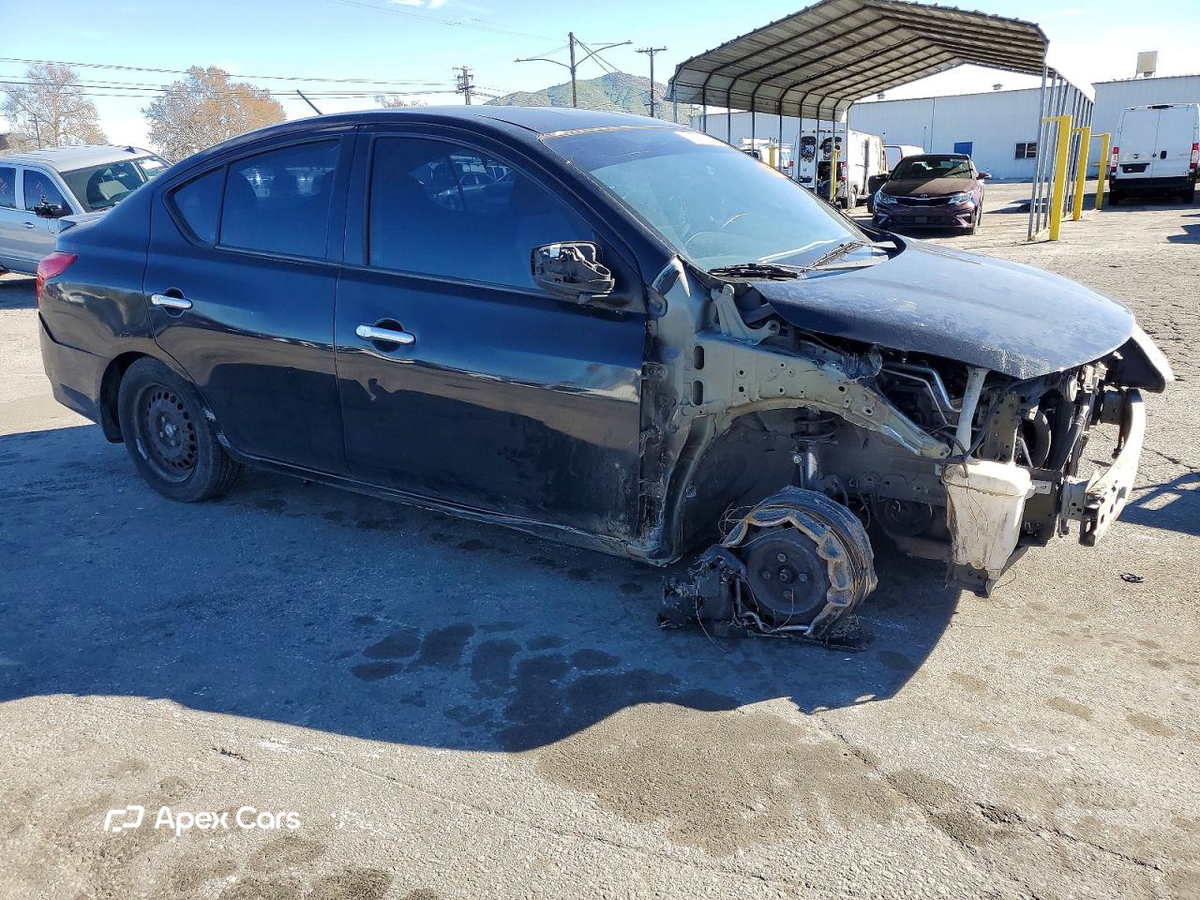 Nissan Versa 2016