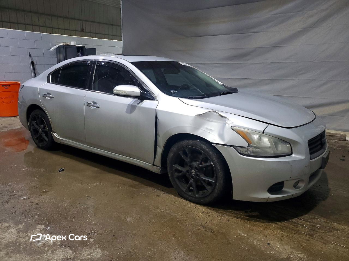 Nissan Maxima 2014